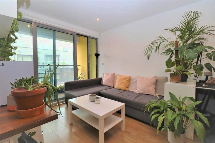 2 Bedroom Flat To Rent In Diprose Court, London, E3