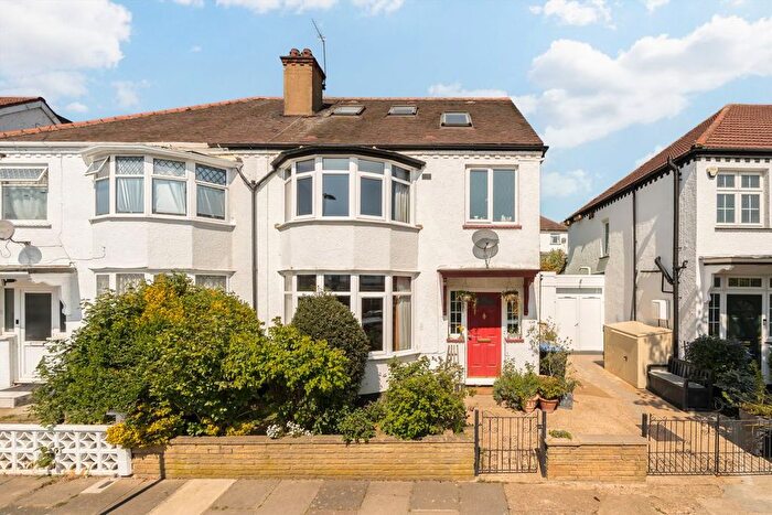 5 Bedroom Semi-detached House For Sale In Gladstone Park Gardens, Cricklewood, NW2