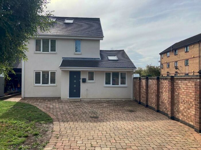 5 Bedroom House To Rent In Bennison Drive, Harold Wood, Romford, RM3