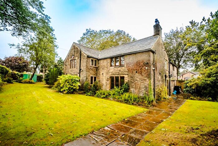 4 Bedroom Detached House To Rent In Green Lane, Brighouse, HD6