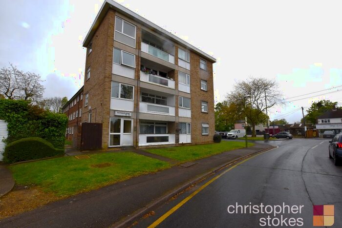 2 Bedroom Flat To Rent In Southgate House, Turners Hill, Cheshunt, Waltham Cross, Hertfordshire, EN8
