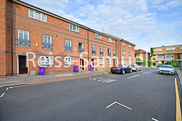 5 Bedroom Terraced House To Rent In Cahir Street, Tower Hamlets, London, E14