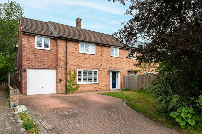 4 Bedroom Semi-detached House For Sale In Queens Close, Harston, CB22