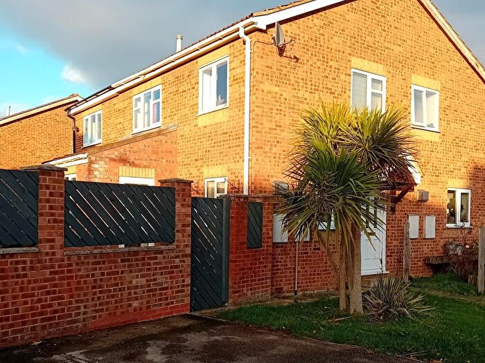 2 Bedroom Semi-Detached House To Rent In Woodhill Avenue, Gainsborough, DN21