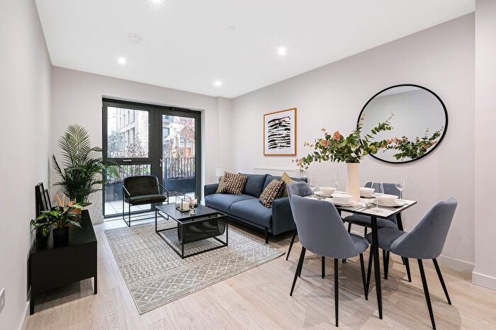 1 Bedroom Flat For Sale In Woodberry Grove, London, N4