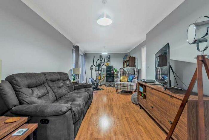 2 Bedroom Apartment To Rent In Epsom, Surrey, KT17