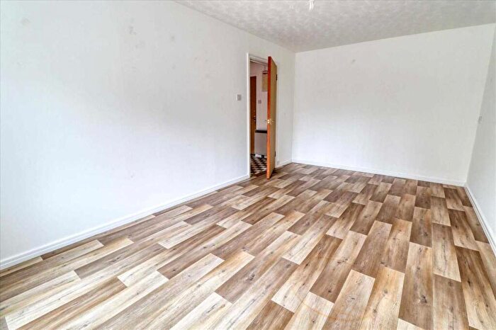 1 Bedroom Apartment For Sale In Westcliff Court, Clacton On Sea, CO15