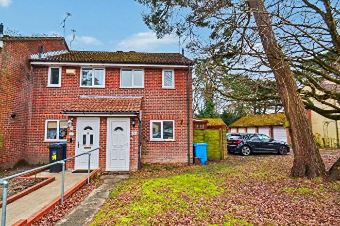 2 Bedroom End Of Terrace House For Sale In Creekmoor, BH17