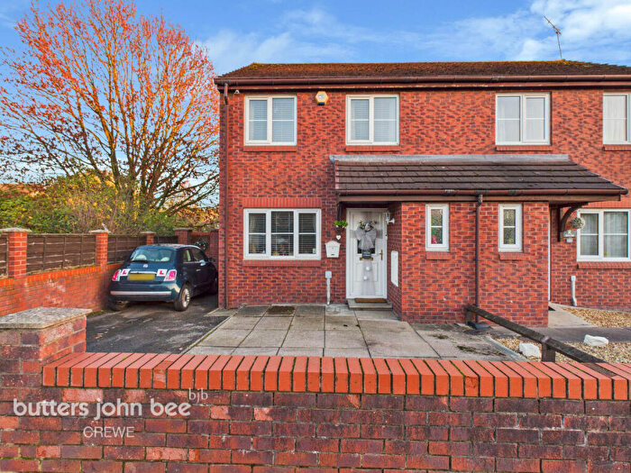 3 Bedroom Semi Detached House For Sale In Underwood Lane, Crewe, CW1