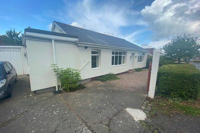 3 Bedroom Bungalow To Rent In Howards Road, Wirral, CH61