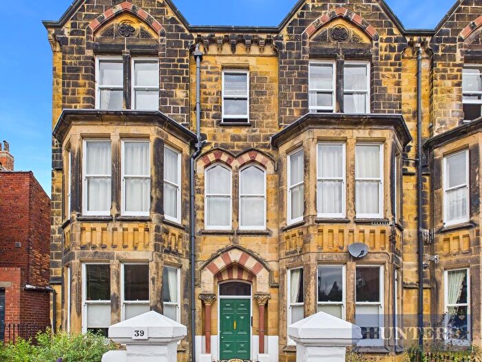 2 Bedroom Flat For Sale In Avenue Victoria, Scarborough, YO11