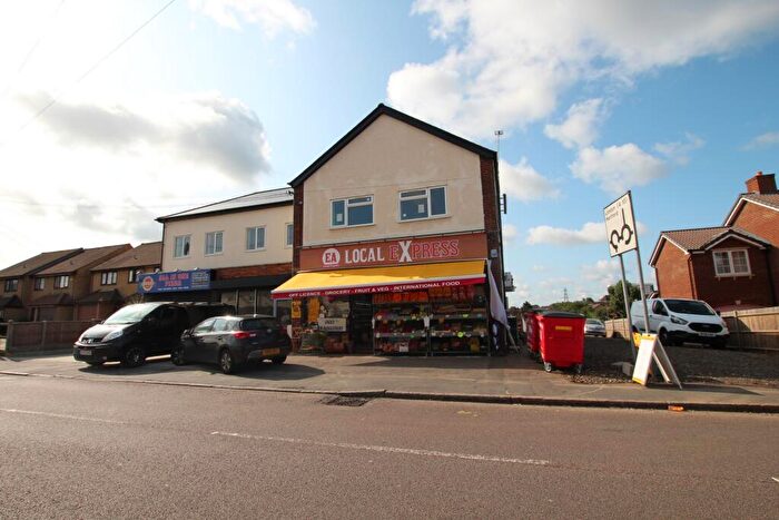 2 Bedroom Flat To Rent In Sheffield House, Rye Road, Hoddesdon, EN11