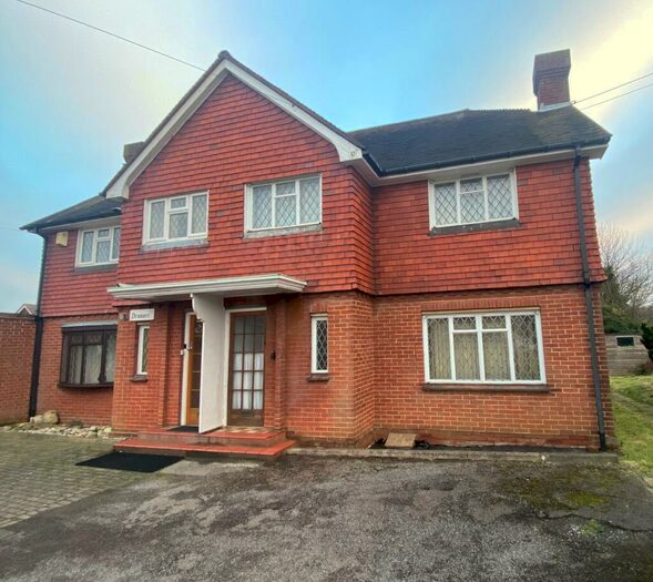 3 Bedroom Semi-Detached House To Rent In Callaways Lane, Newington, ME9