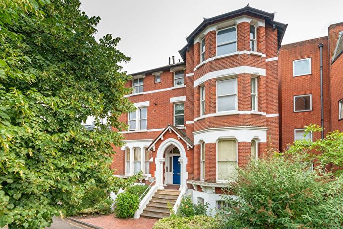 2 Bedroom Flat To Rent In Upper Richmond Road, Listergate, SW15