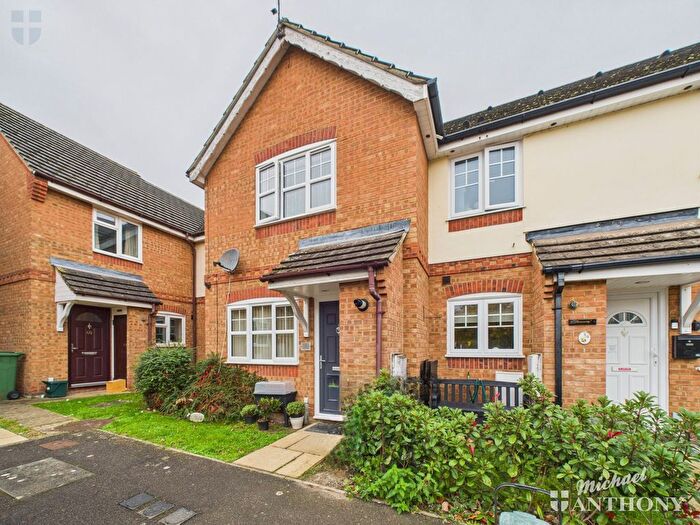 1 Bedroom Property For Sale In Carnation Way, Aylesbury, Buckinghamshire, HP21