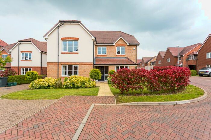 6 Bedroom Detached House To Rent In Miley Close Harpenden, AL5