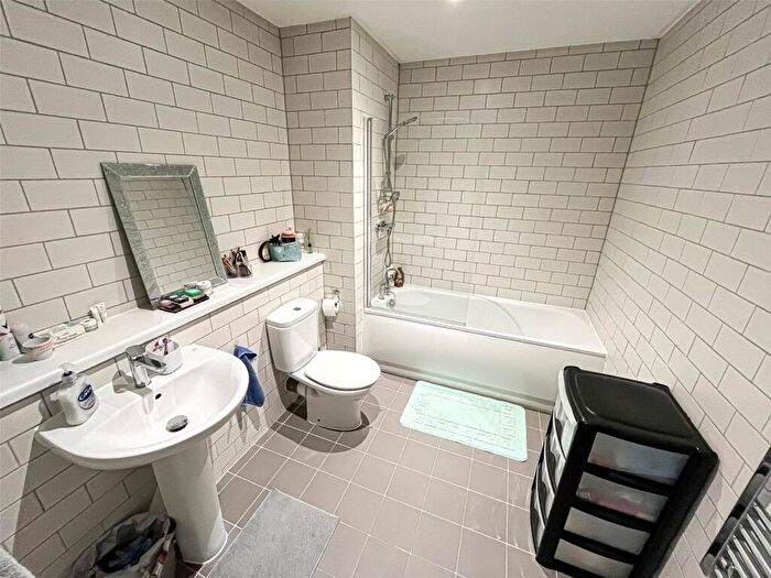 2 Bedroom Apartment To Rent In Loom Building, Harrison Street, Manchester, M4