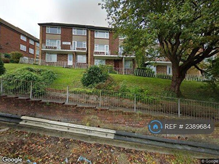 2 Bedroom Flat To Rent In Amersham Hill, High Wycombe, HP13