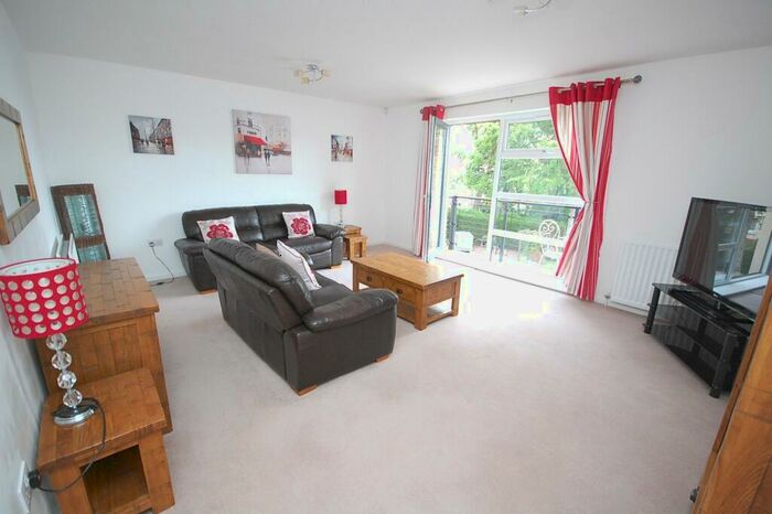 2 Bedroom Flat To Rent In Hilton Avenue, Aberdeen, AB24
