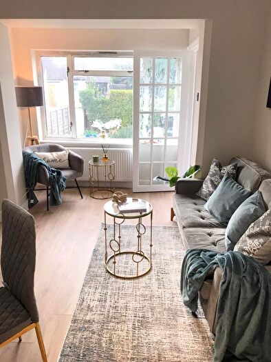 3 Bedroom Flat To Rent In Miller Road, Croydon, CR0