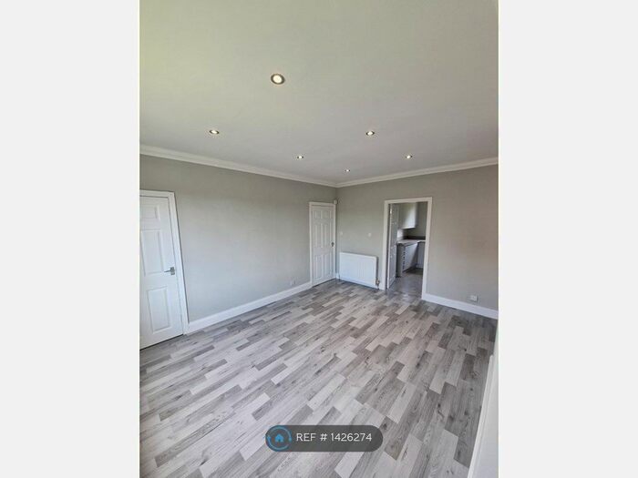 2 Bedroom Flat To Rent In Knightswood, Glasgow, G13