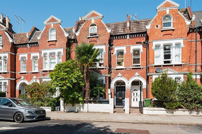 4 Bedroom Flat For Sale In Addison Gardens, London, W14