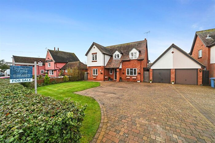 4 Bedroom Detached House For Sale In Manningtree Road, Stutton, IP9