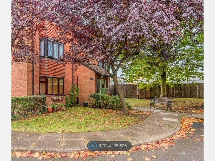 Studio To Rent In Keswick Court, Slough, SL2