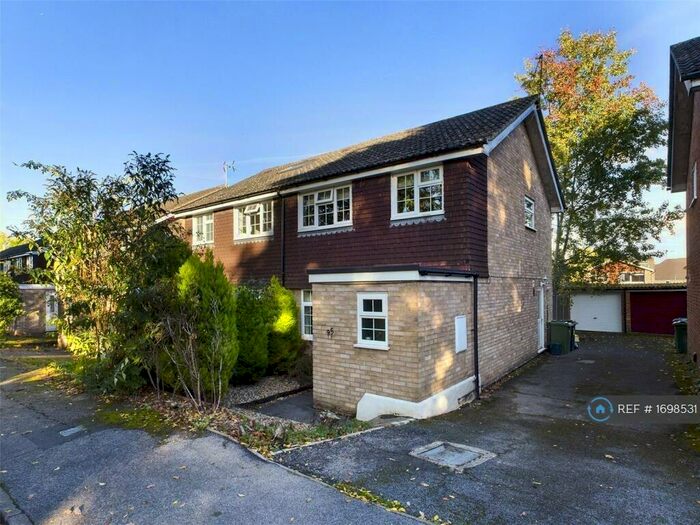 4 Bedroom Semi-Detached House To Rent In Southway, Guildford, GU2