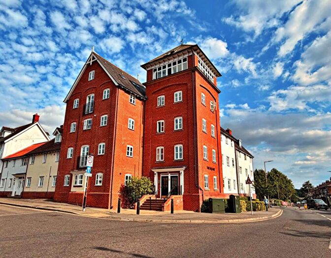 3 Bedroom Duplex To Rent In The Square, Hart Street, Brentwood, Essex, CM14