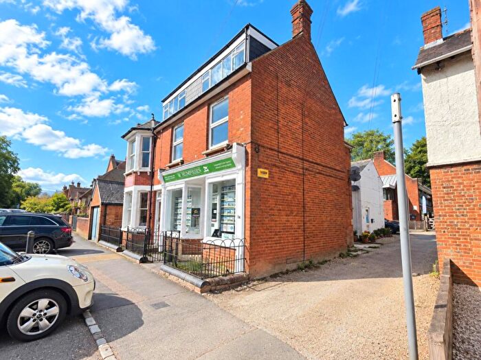 1 Bedroom Flat To Rent In Spacious One-Bedroom Flat In The Heart Of Waddesdon, HP18