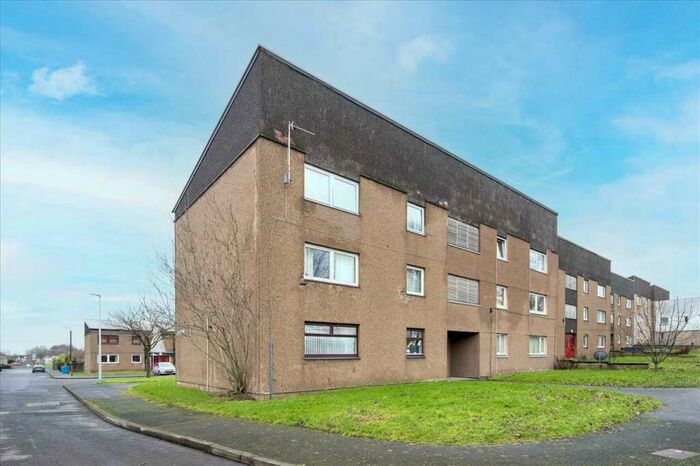 2 Bedroom Apartment To Rent In Gairdoch Street, FK2