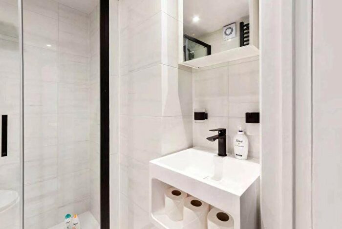 Apartment To Rent In Oakley Square, Mornington Crescent, Euston, Camden, London, NW1