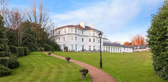 2 Bedroom Flat To Rent In Kingston Hill Place, Kingston Upon Thames, KT2