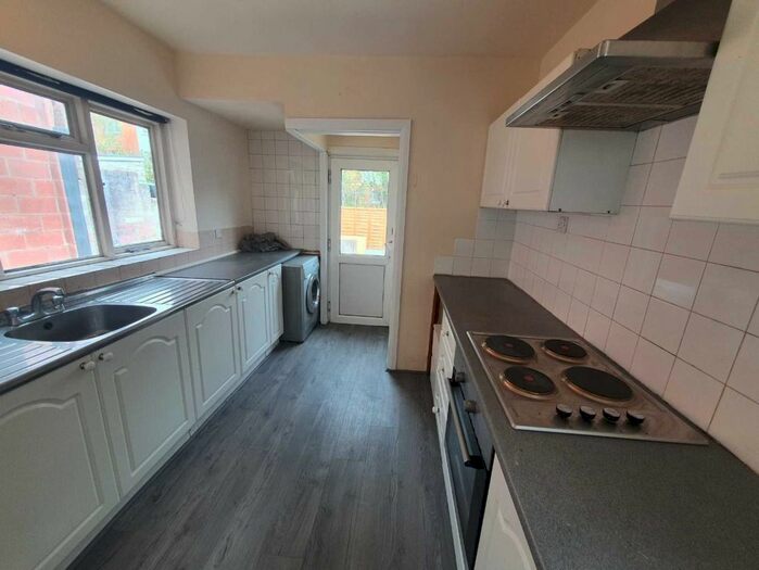 4 Bedroom Semi-Detached House To Rent In Colum Road, Cathays, CF10