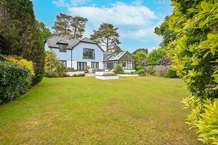 6 Bedroom Detached House For Sale In Windmill Lane, Ringwood, Dorset, BH24