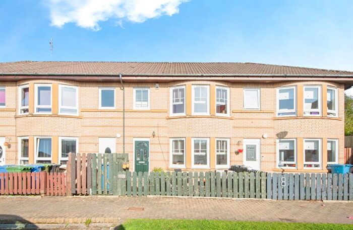2 Bedroom Terraced House For Sale In Cassiltoun Gardens, Glasgow, G45
