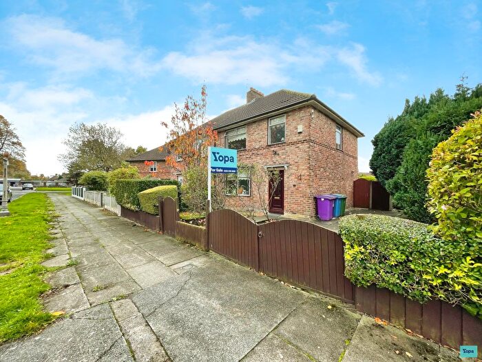 3 Bedroom Semi Detached House For Sale In Longcroft Avenue, Liverpool, L19