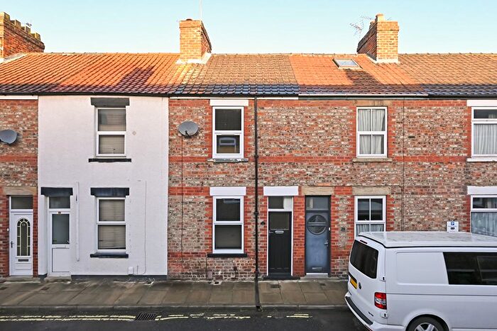 2 Bedroom Terraced House To Rent In Diamond Street, York, YO31