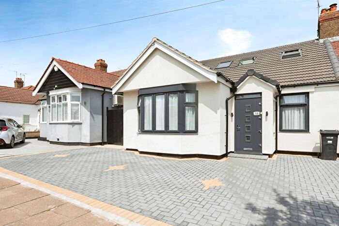 5 Bedroom Semi-Detached Bungalow For Sale In Lamerton Road, Ilford, IG6