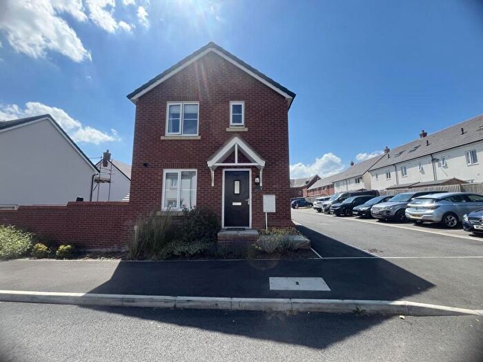 2 Bedroom Detached House For Sale In Manor Gardens, Rhostyllen, Wrexham, LL14