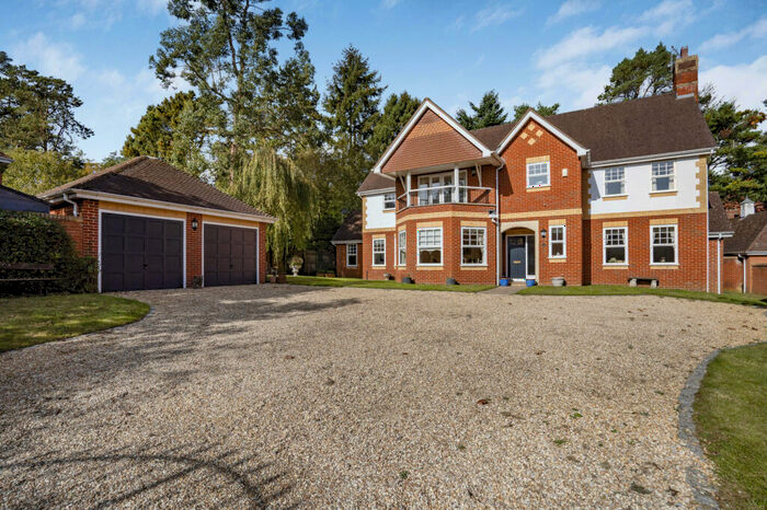 5 Bedroom Detached House To Rent In Greenhurst Drive, Barnt Green, B45