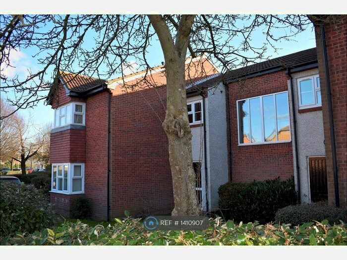 Studio To Rent In Clarkes Drive, Uxbridge, UB8