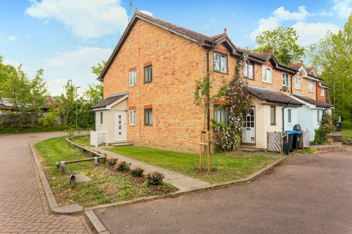 1 Bedroom End Of Terrace House To Rent In The Copse South Nutfield, RH1