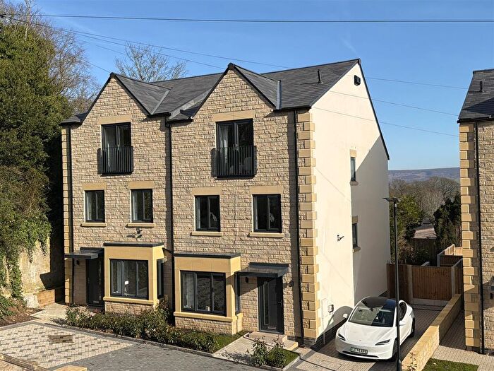 4 Bedroom Semi Detached House For Sale In Roe Cross Gardens, Mottram, SK14