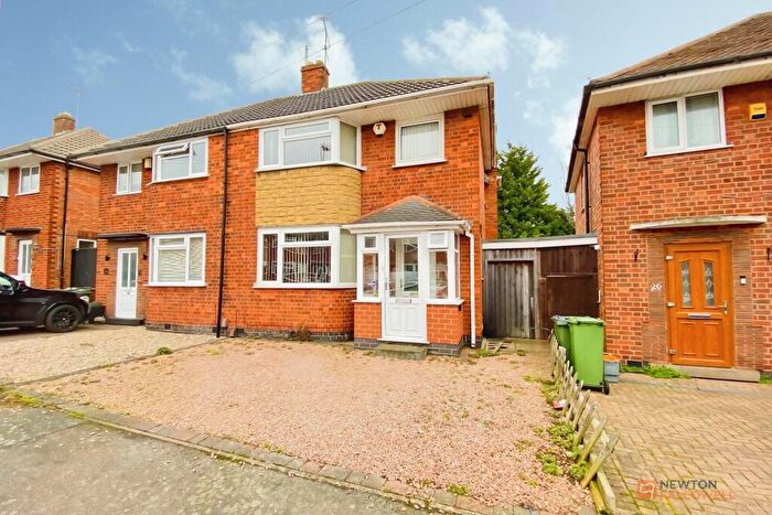 3 Bedroom Semi Detached House For Sale In Stratford Road, Braunstone Town, LE3