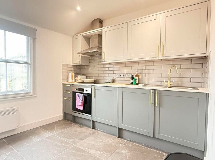 1 Bedroom Flat To Rent In Flat, High Street, Newmarket, CB8