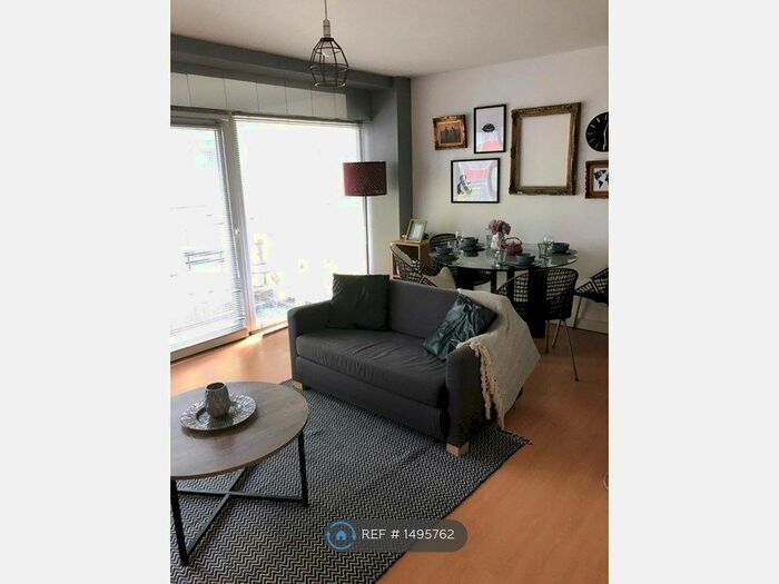 2 Bedroom Flat To Rent In Concord Street, Leeds, LS2