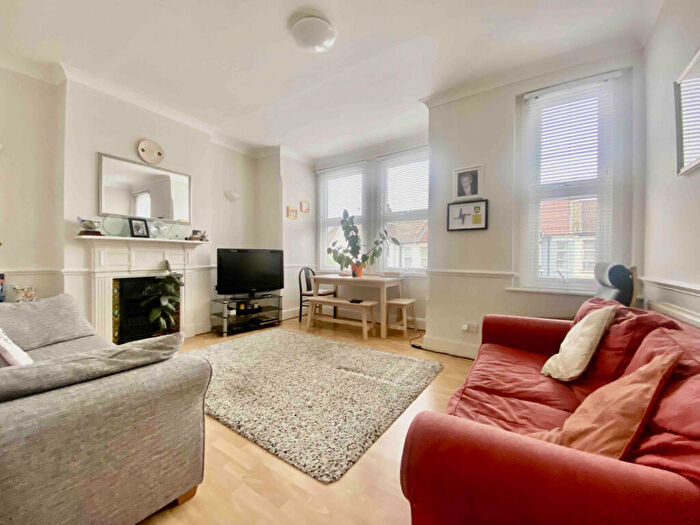 2 Bedroom Flat For Sale In Essex Road, London, NW10