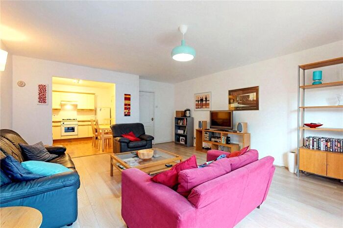 2 Bedroom Flat For Sale In Sceptre Road, London, E2